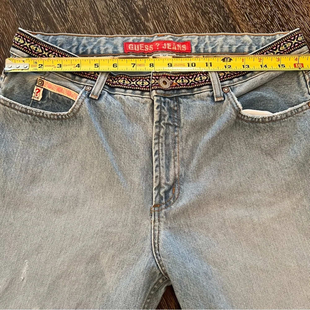 Vintage GUESS Light Wash Embroidered Distressed Women’s Jeans Sz 32 Made In USA - Picture 7 of 15